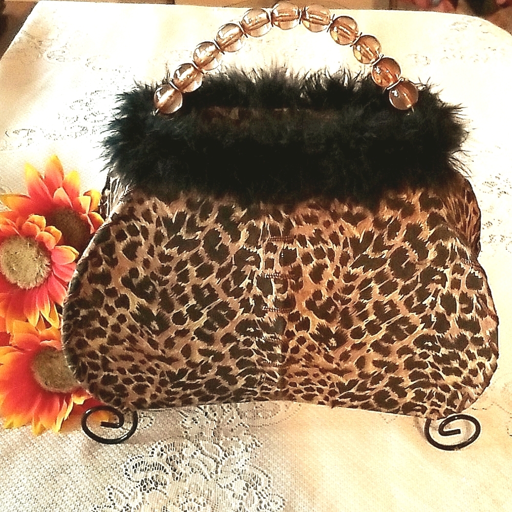 A UNIQUE PIECE FOR DECOR OR THE INTENT/LAMP SHADE